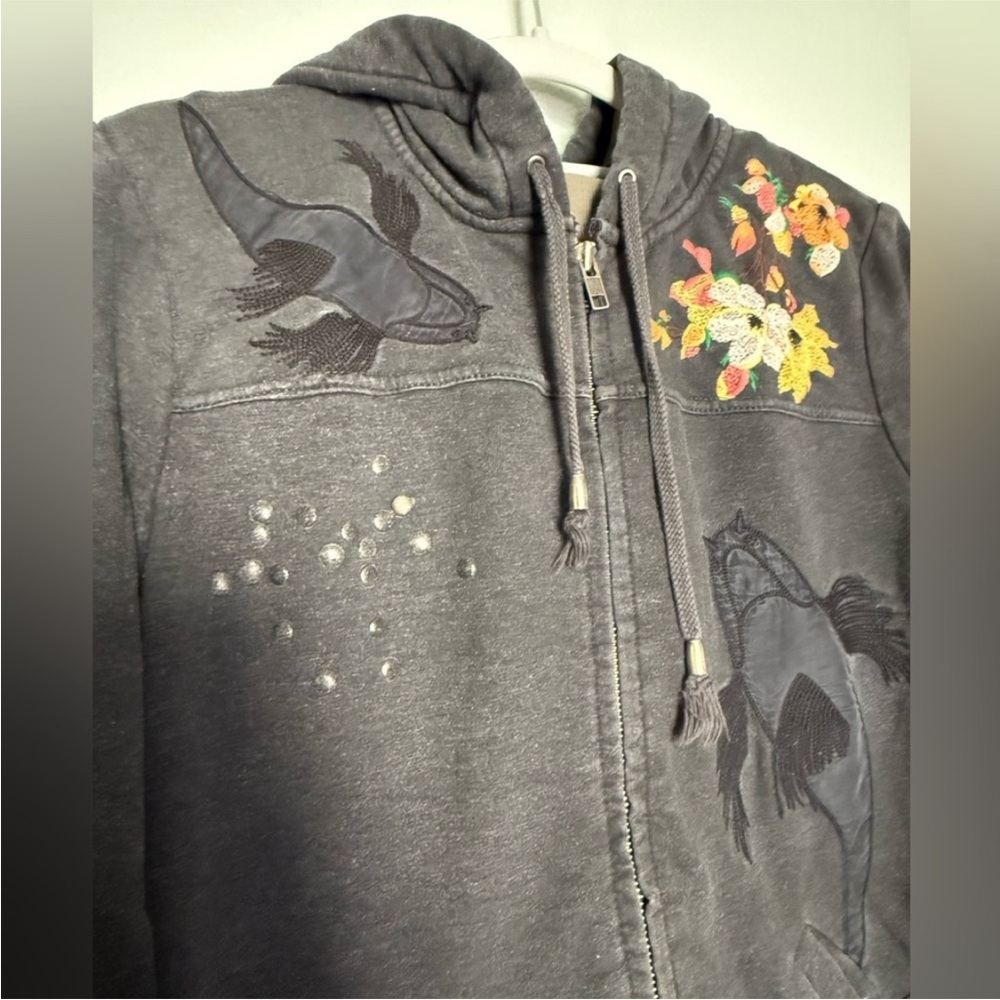 Da-Nang embroidered dark grey hoodie - Picture 4 of 8